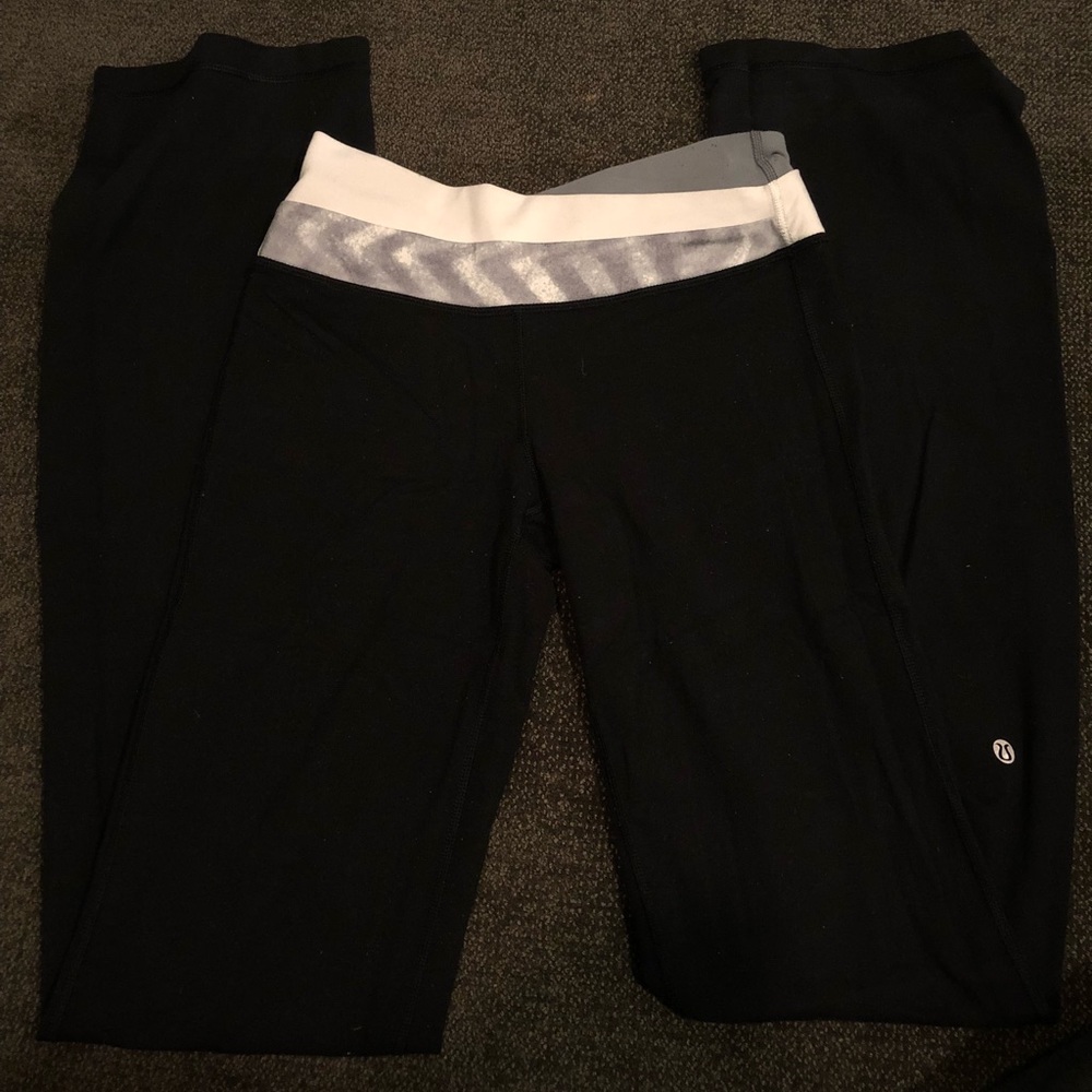 Lululemon Athletica yoga pants